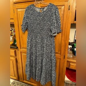 Black and White Midi Dress with Ruffled Tiered Style